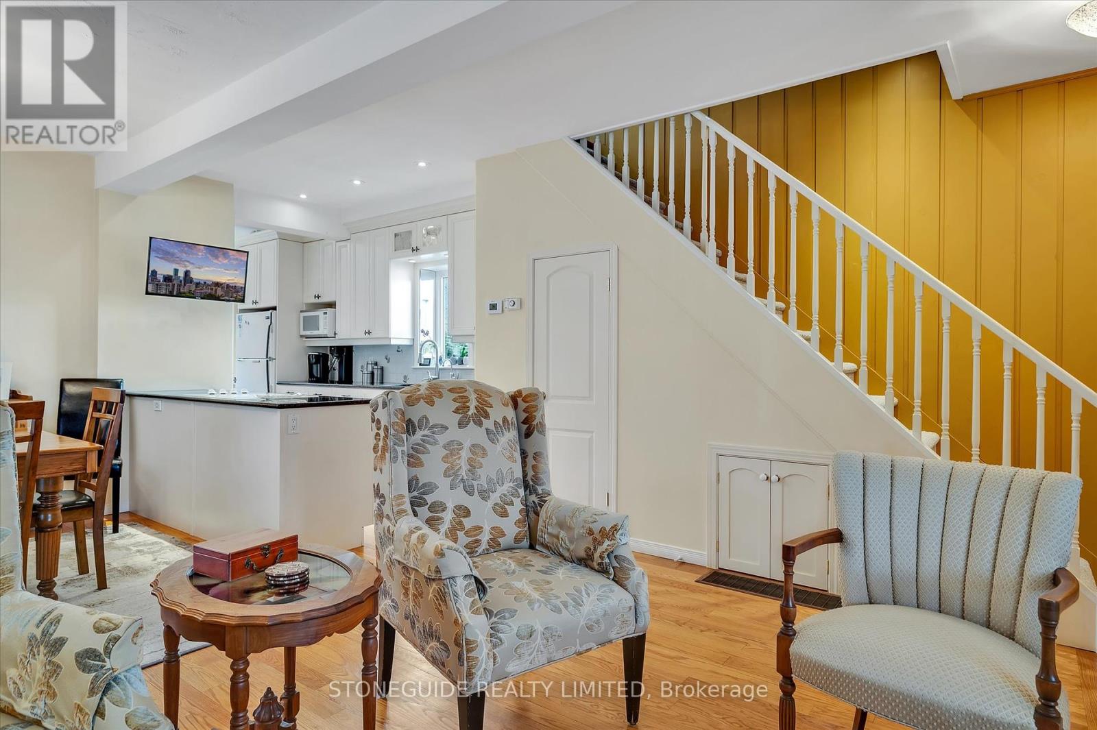 165 Edinburgh Street, Peterborough Central, Ontario  K9H 3E3 - Photo 6 - X12040044