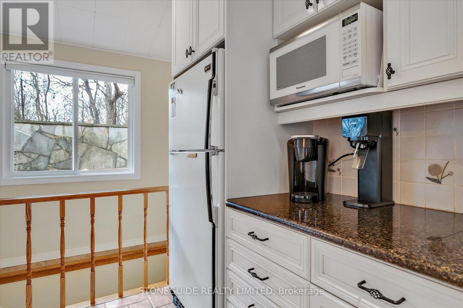 165 Edinburgh Street, Peterborough Central, Ontario  K9H 3E3 - Photo 10 - X12040062