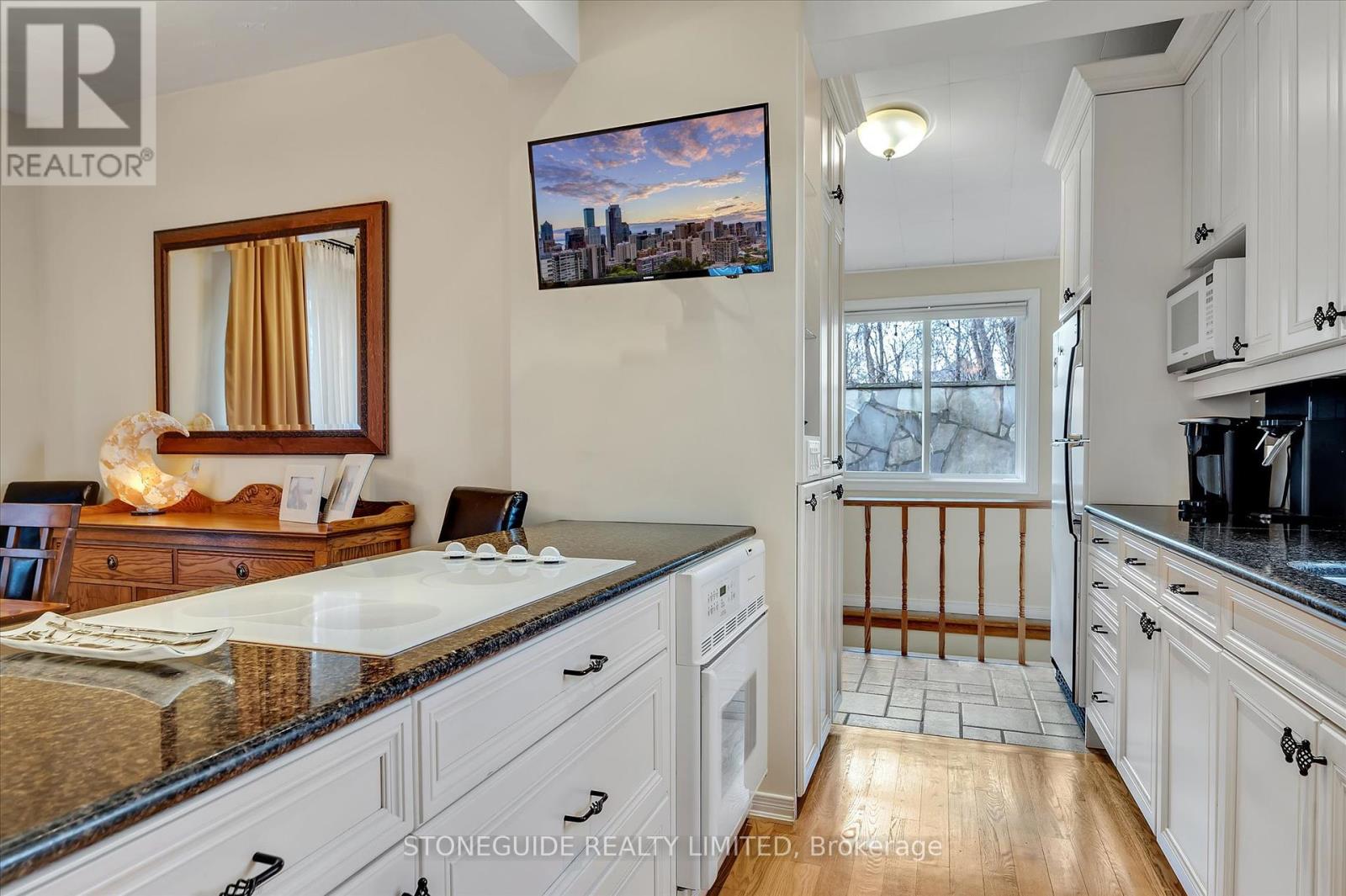 165 Edinburgh Street, Peterborough Central, Ontario  K9H 3E3 - Photo 12 - X12040062