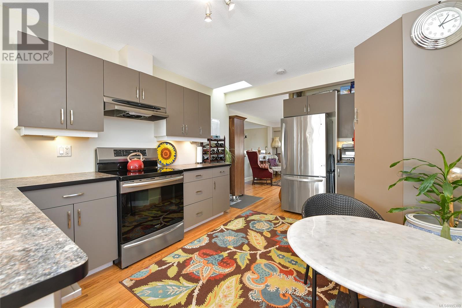Property at 1273 HOLLOWAY St image 5