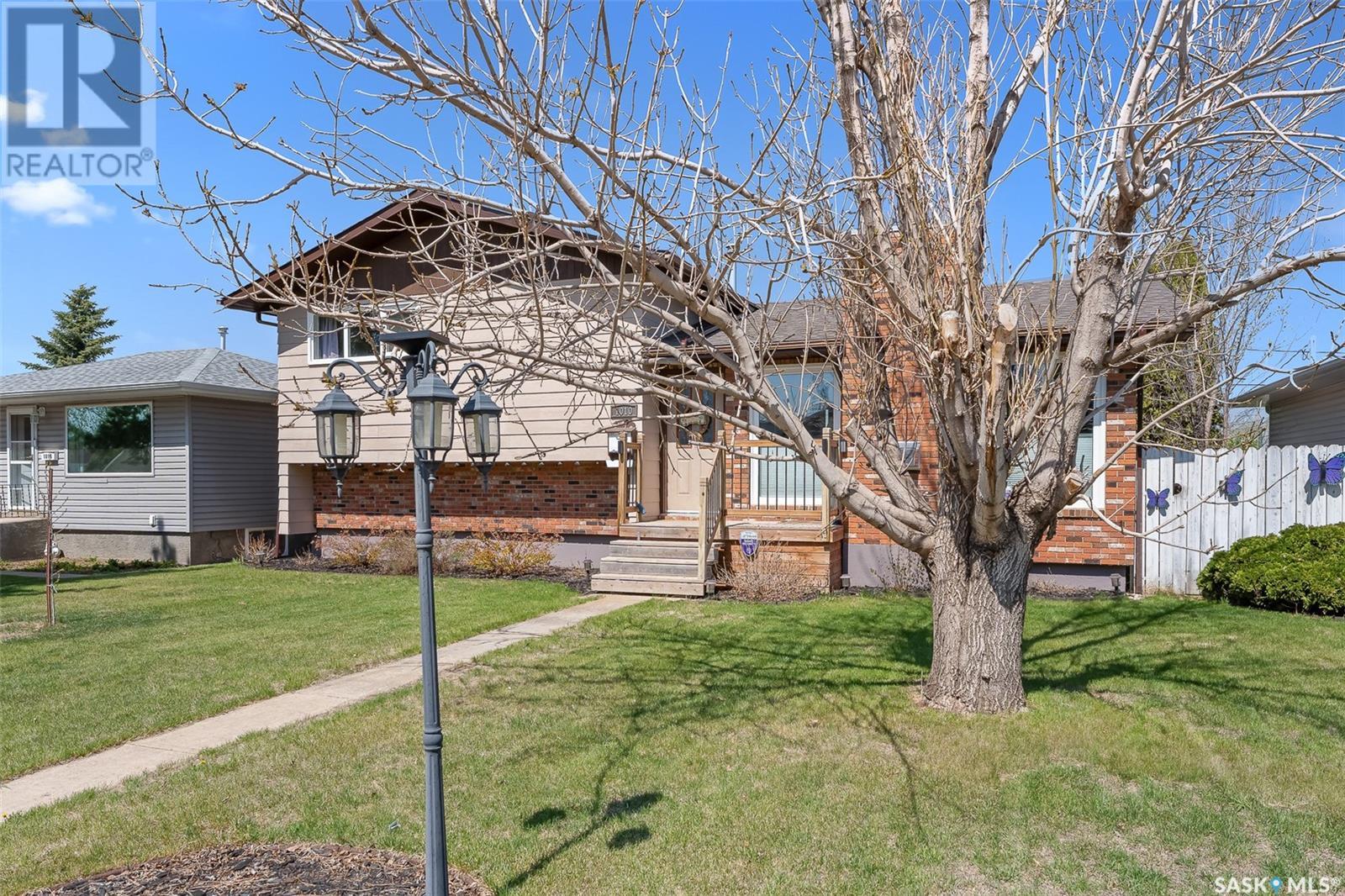 Property at 1010 Vaughan STREET image 2