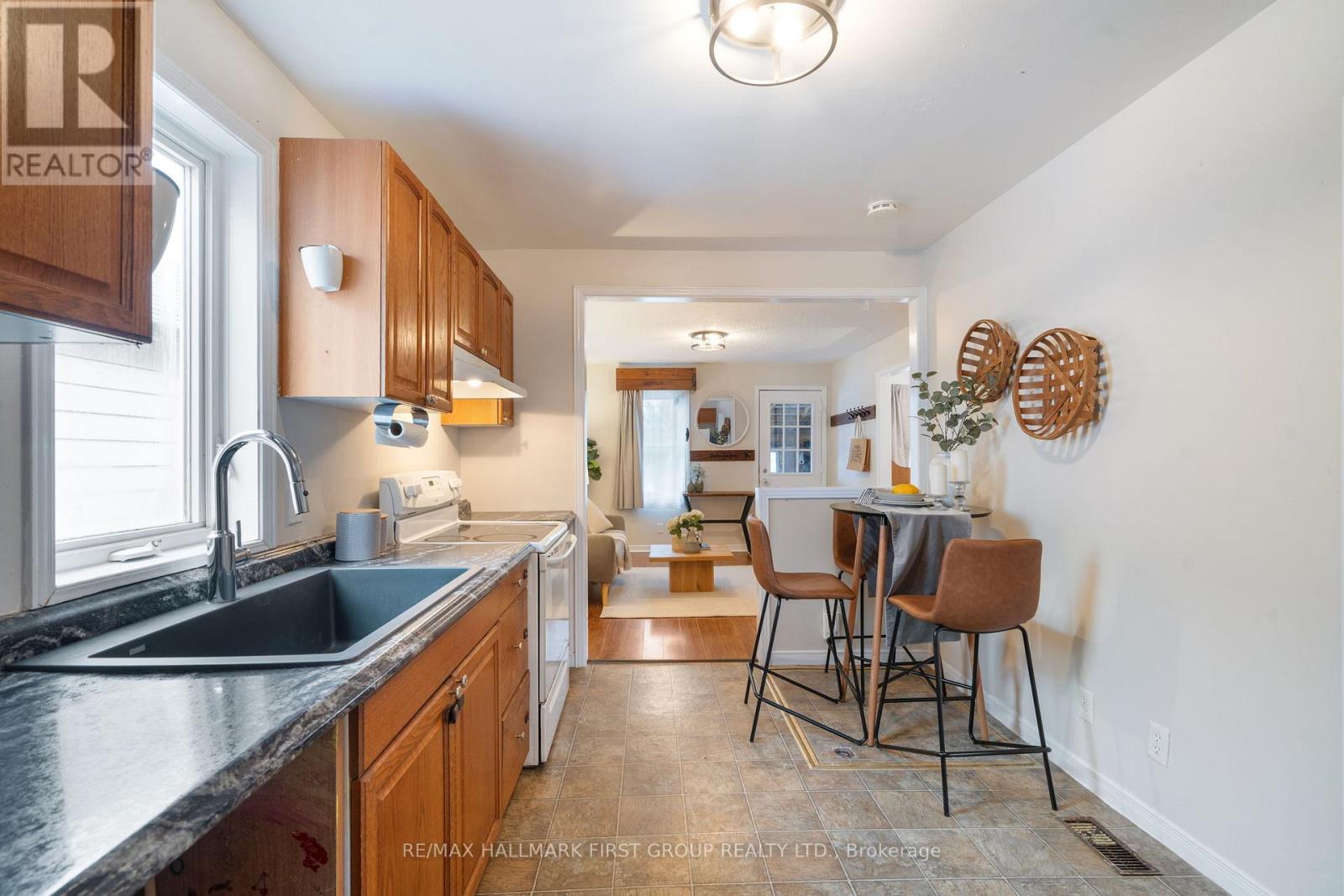 283 Park Road S, Oshawa, Ontario  L1J 4H4 - Photo 9 - E12137965
