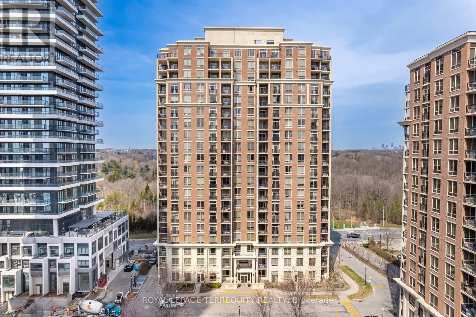305 - 1101 LESLIE STREET, Toronto, Ontario