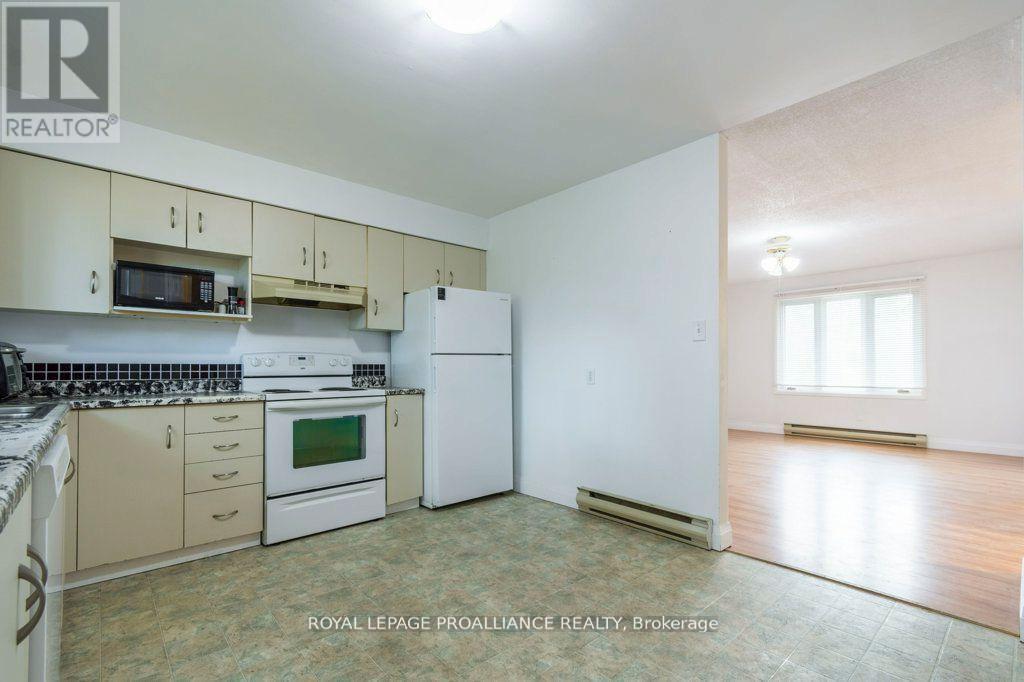 60 Catharine Street, Belleville, Ontario  K8P 1L7 - Photo 16 - X12138017
