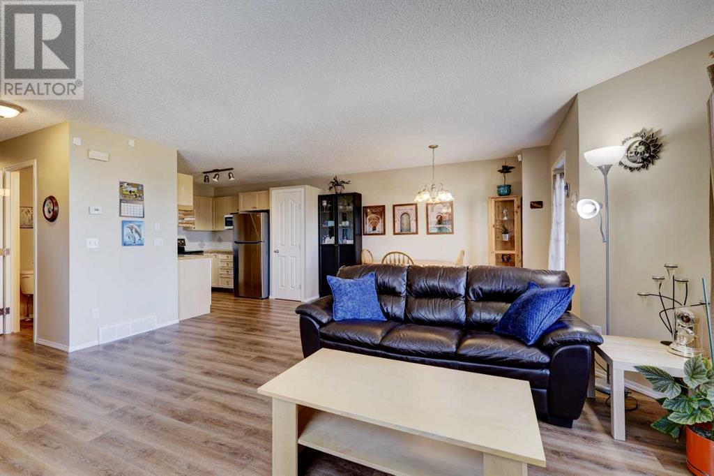 227 Taracove Place Ne, Calgary, Alberta  T3J 4T3 - Photo 4 - A2214036