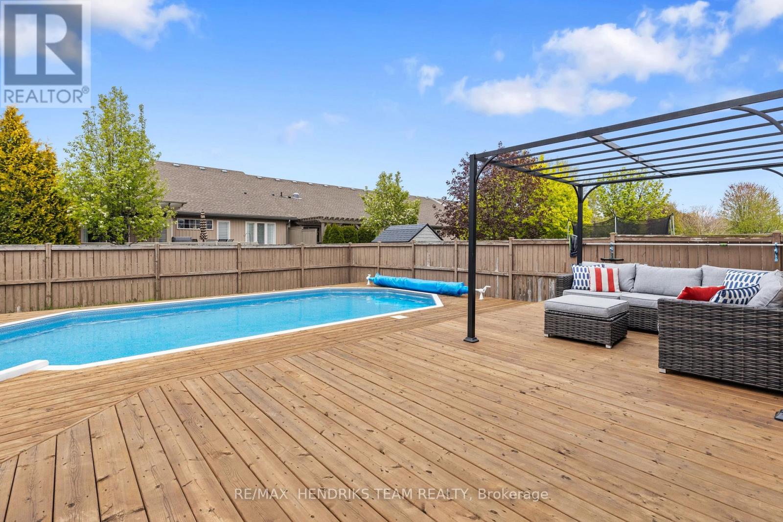 95 Loretta Drive, Niagara-On-The-Lake, Ontario  L0S 1T0 - Photo 32 - X12086286