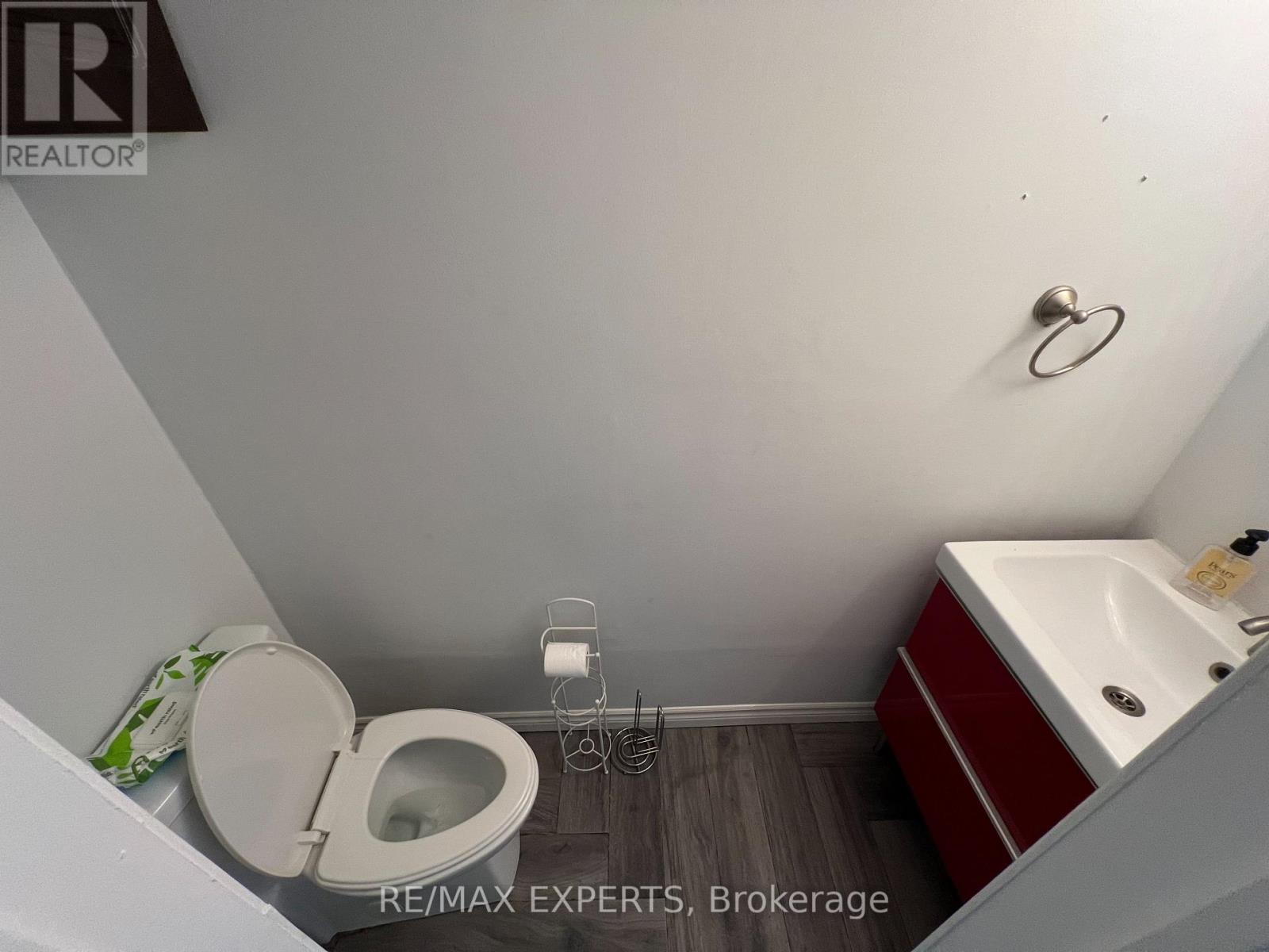 18 (Lower) - 30 Wertheim Court, Richmond Hill, Ontario  L4B 1B9 - Photo 19 - N12137632