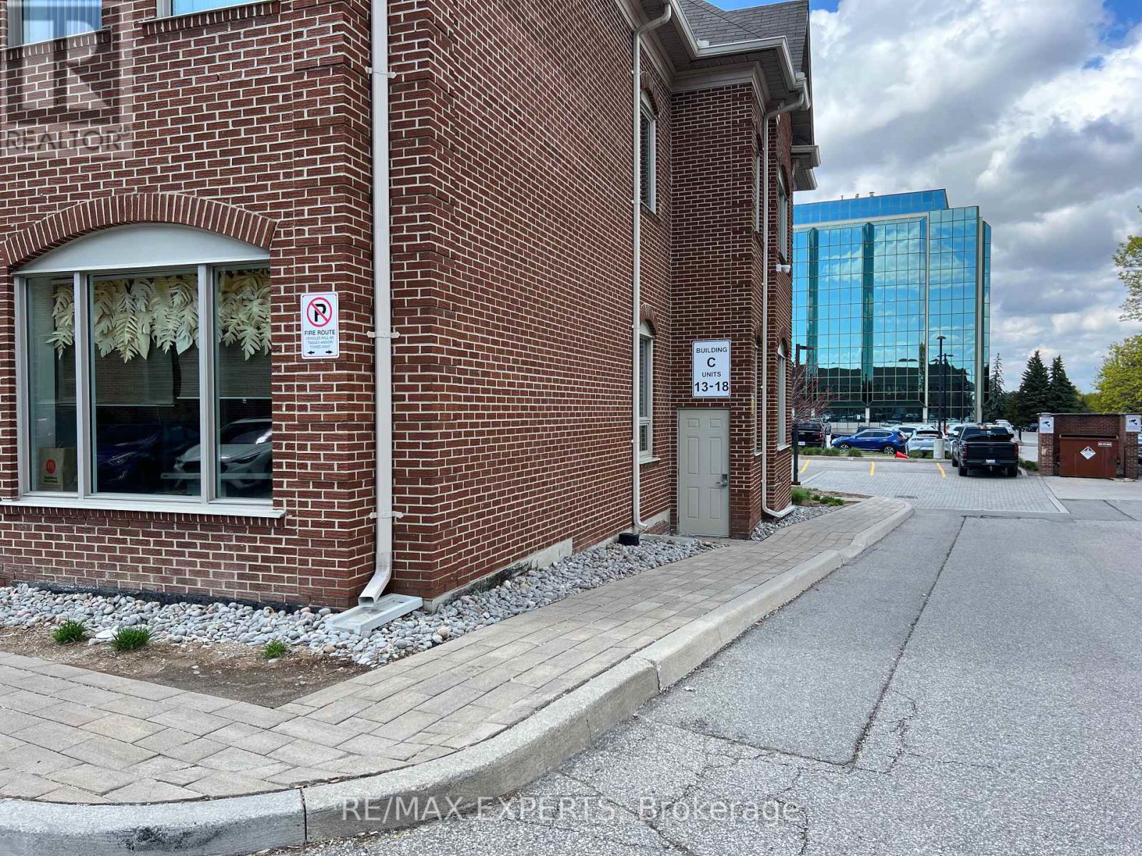 18 (Lower) - 30 Wertheim Court, Richmond Hill, Ontario  L4B 1B9 - Photo 20 - N12137632