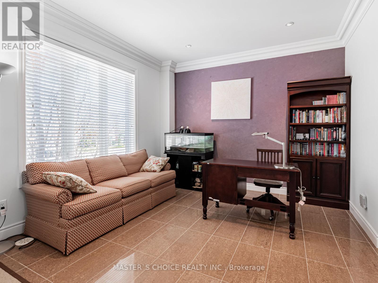 Th27 - 271 South Park Road, Markham, Ontario  L3T 0B6 - Photo 5 - N12137747