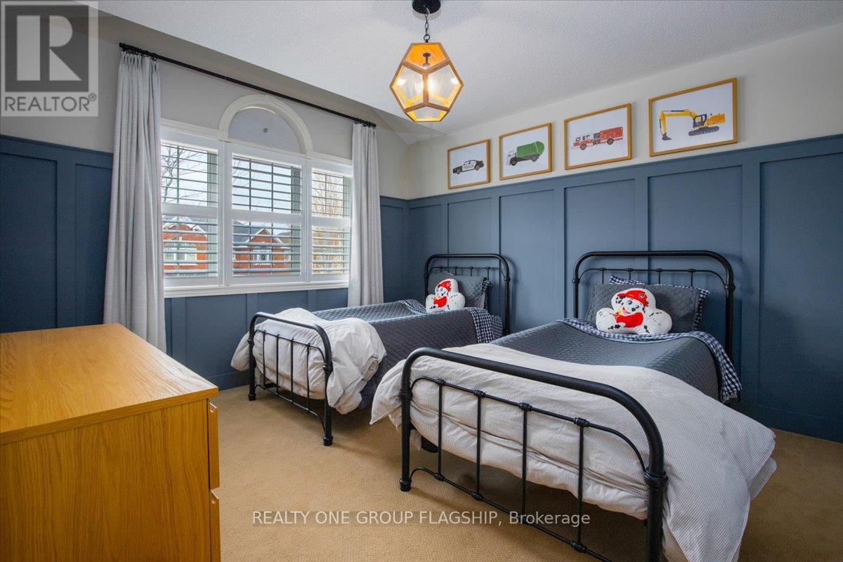 11 Brookhurst Avenue, Georgina, Ontario  L4P 0B4 - Photo 21 - N12137787