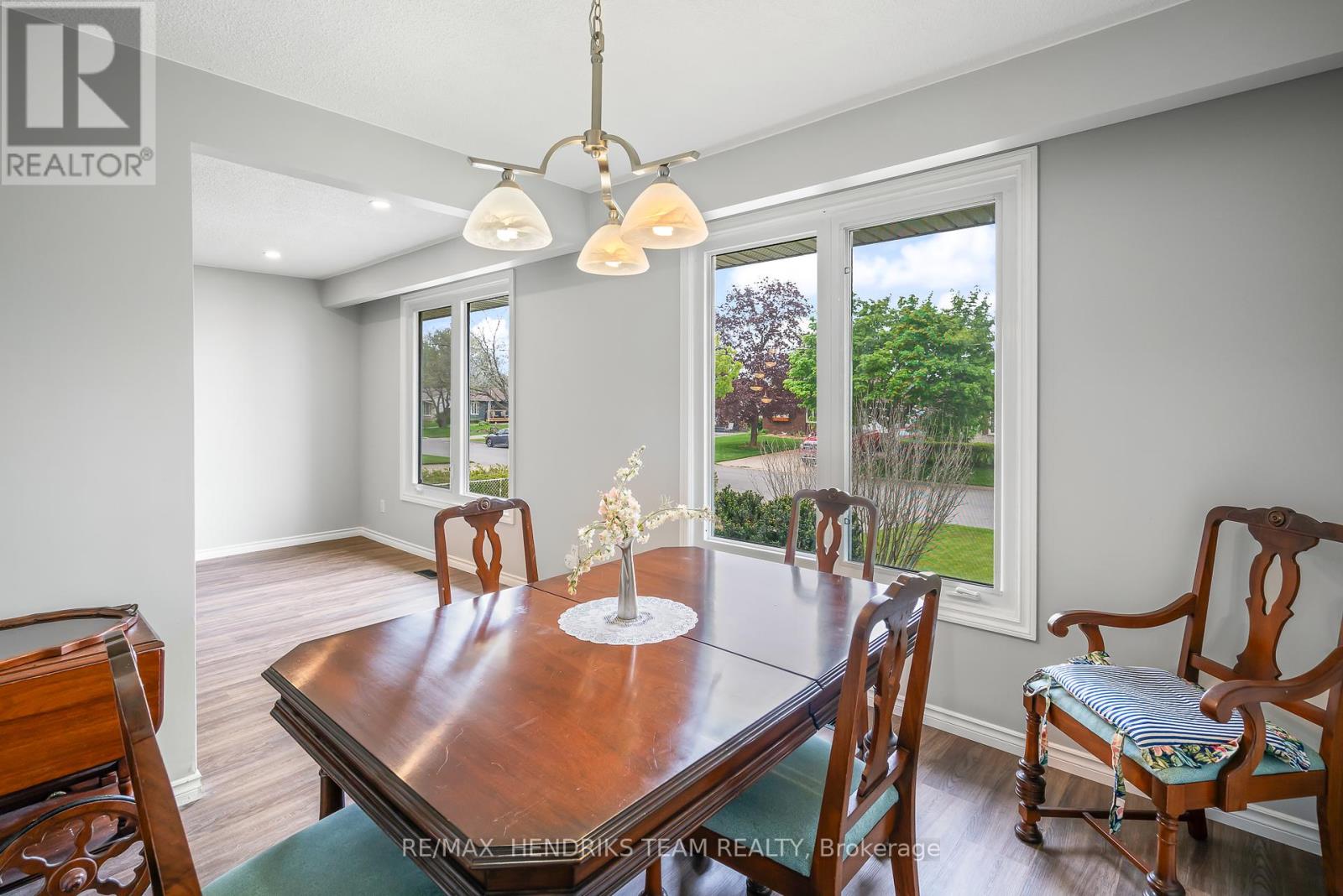 2 Acadia Crescent, St. Catharines, Ontario  L2P 1H8 - Photo 11 - X12137914