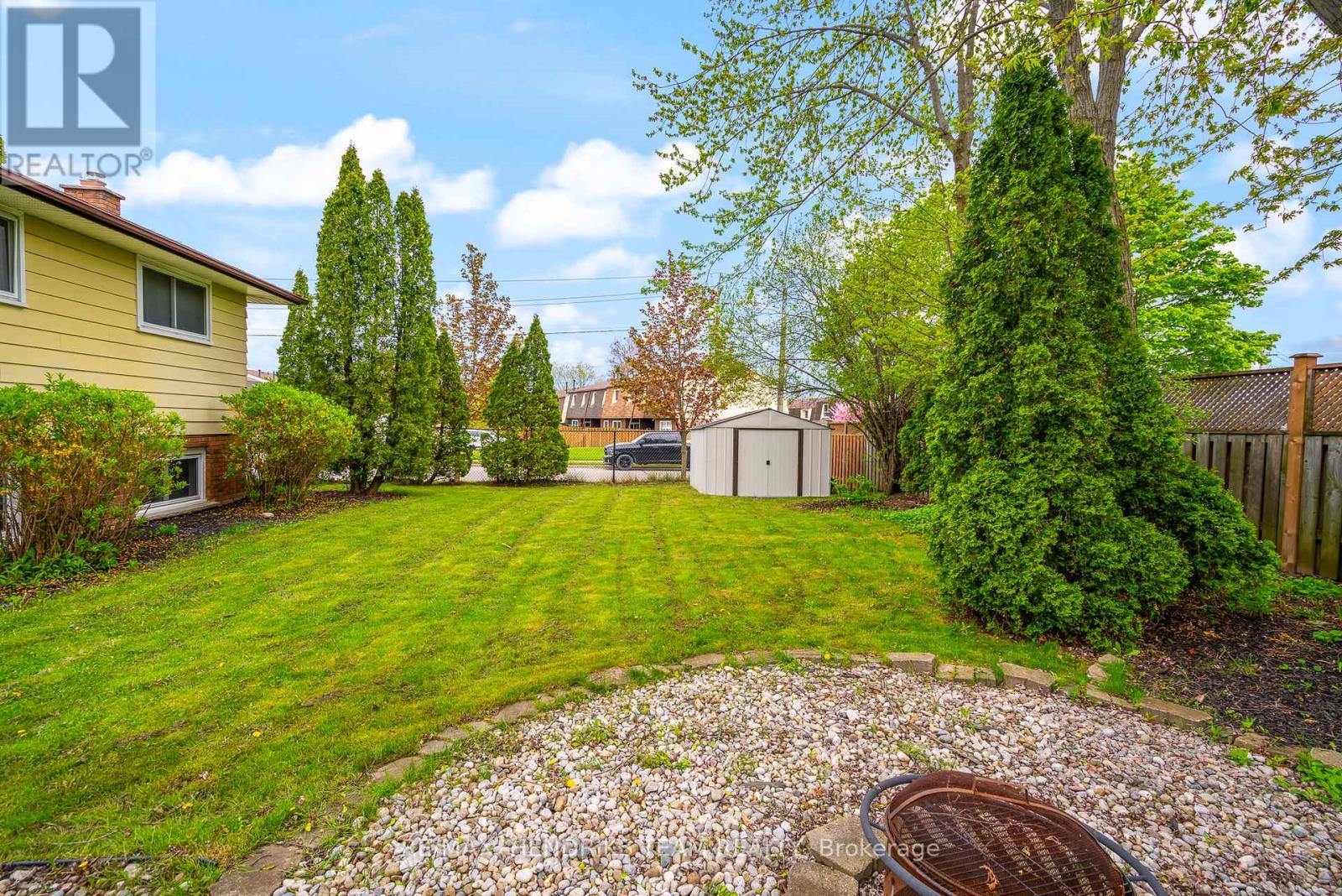2 Acadia Crescent, St. Catharines, Ontario  L2P 1H8 - Photo 34 - X12137914