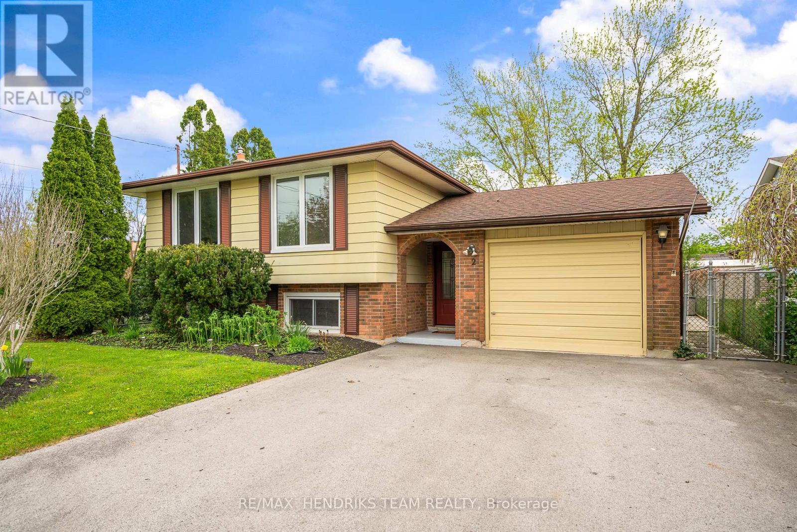 2 Acadia Crescent, St. Catharines, Ontario  L2P 1H8 - Photo 37 - X12137914