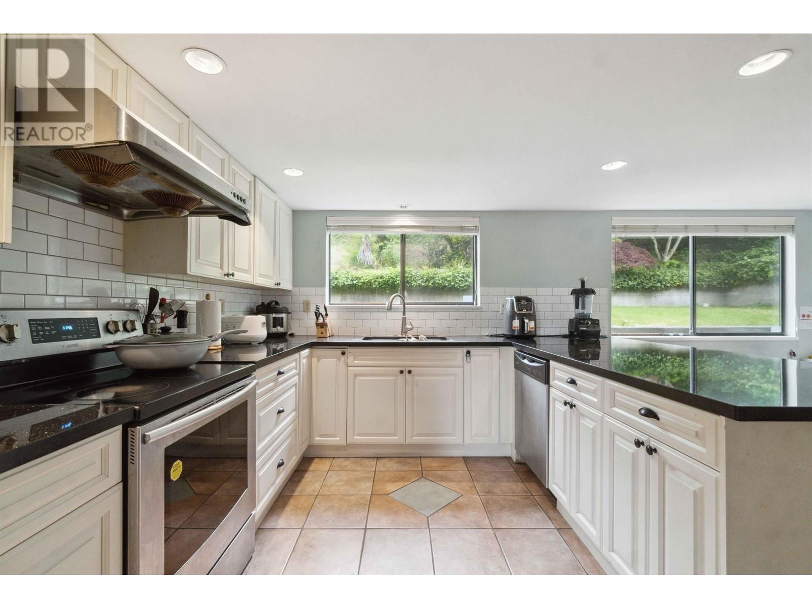 5694 Greenland Drive, Tsawwassen, British Columbia  V4L 2J5 - Photo 11 - R2962568