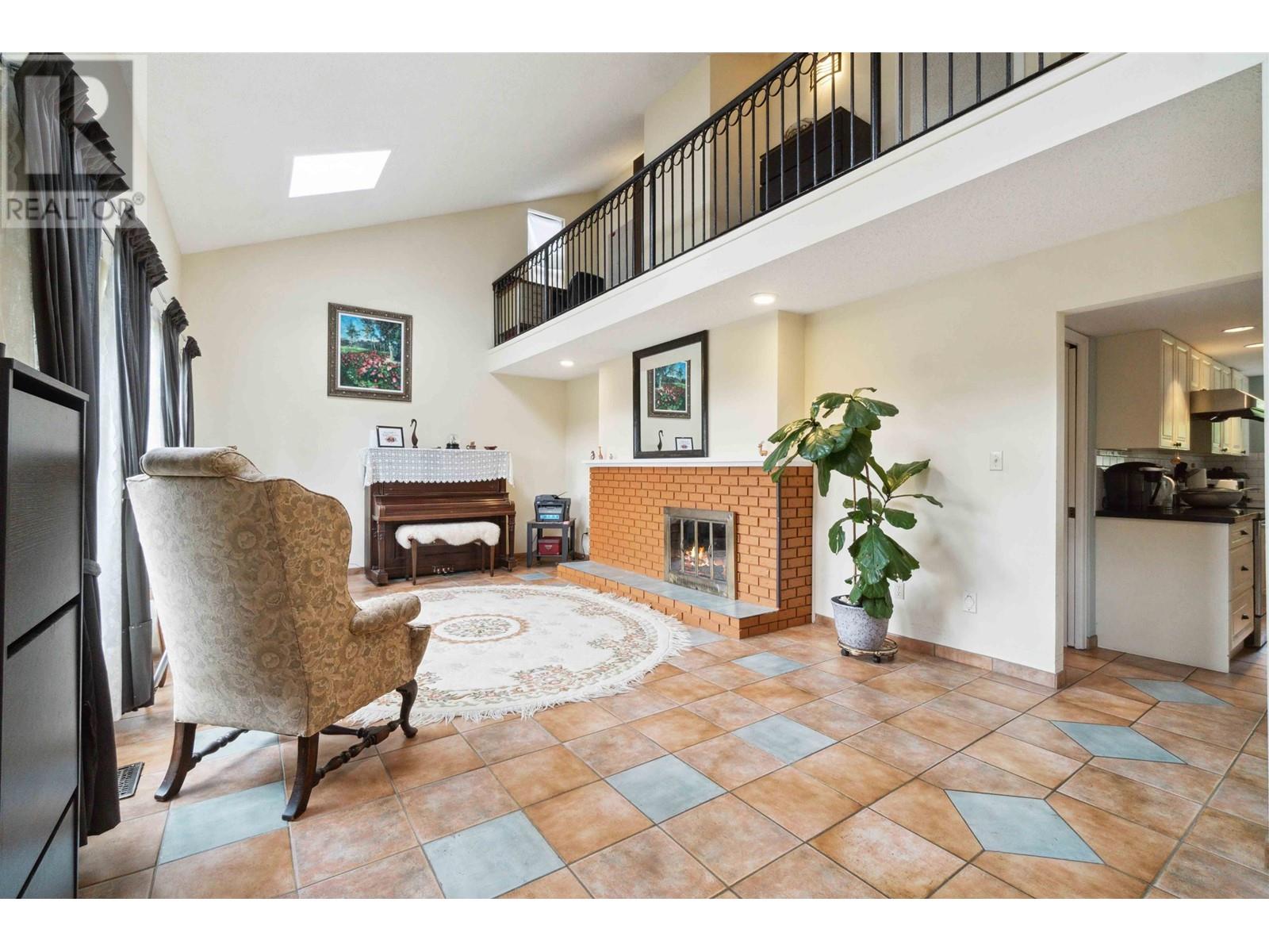 5694 Greenland Drive, Tsawwassen, British Columbia  V4L 2J5 - Photo 3 - R2962568
