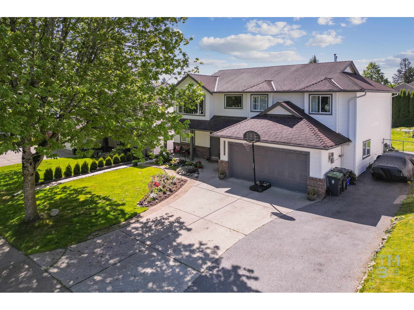 Property at 27098 25A AVENUE image 3