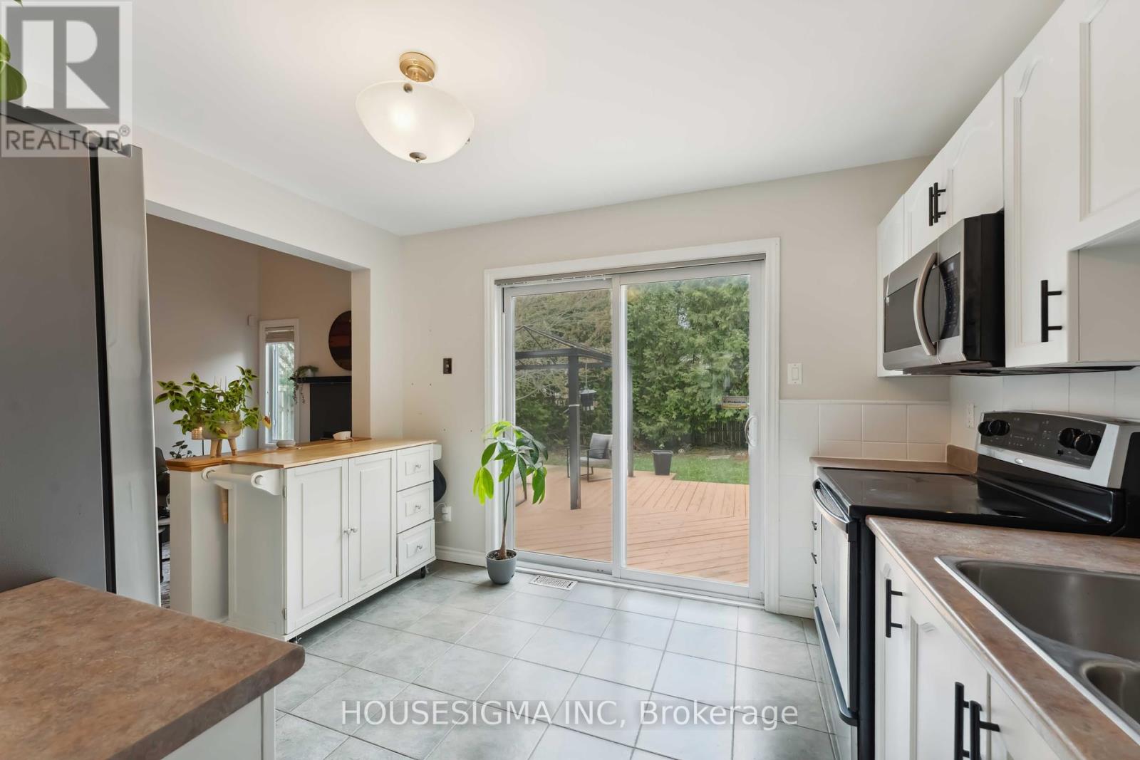 6671 Tooney Drive, Ottawa, Ontario  K1C 6R1 - Photo 14 - X12138020