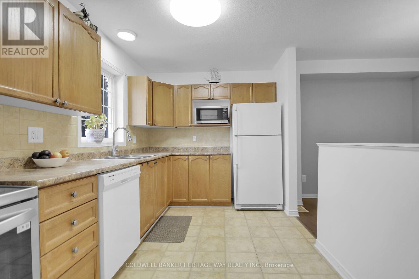 71 Johnston Street, Carleton Place, Ontario  K7C 4R7 - Photo 9 - X12138021