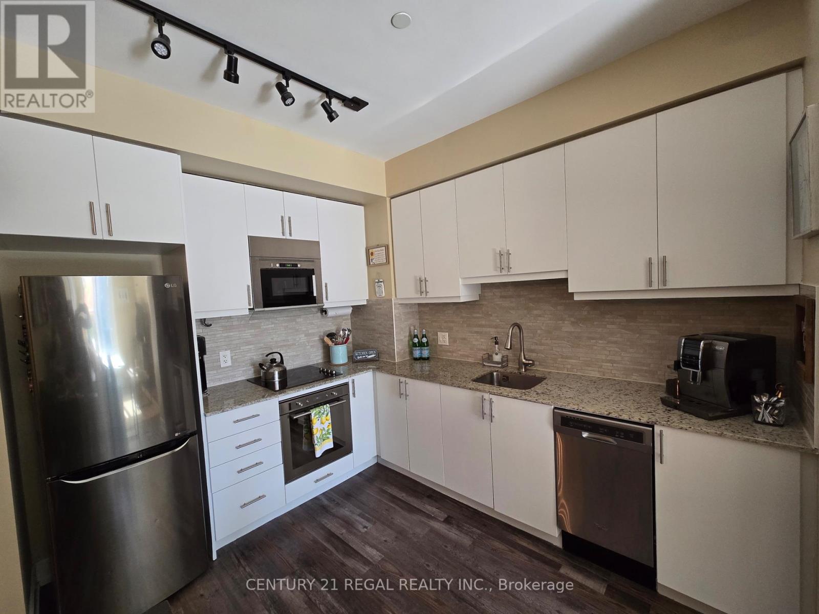229 - 2 Eva Road, Toronto, Ontario  M9C 0A9 - Photo 4 - W12137634