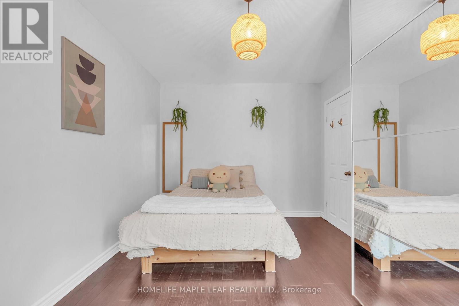 12 Abbey Road, Brampton, Ontario  L6W 2T8 - Photo 19 - W12137707