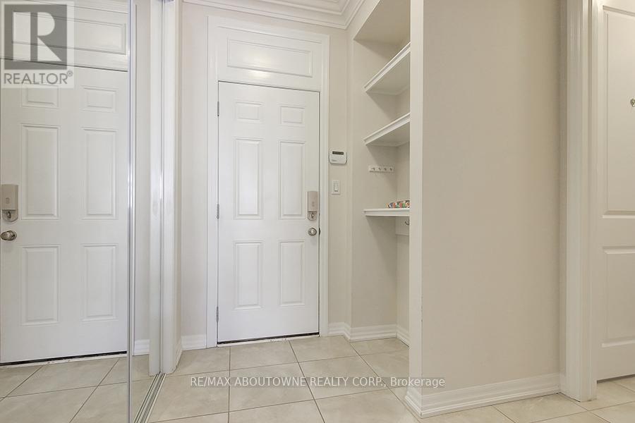 142 Mcwilliams Crescent, Oakville, Ontario  L6M 0W4 - Photo 14 - W12137717