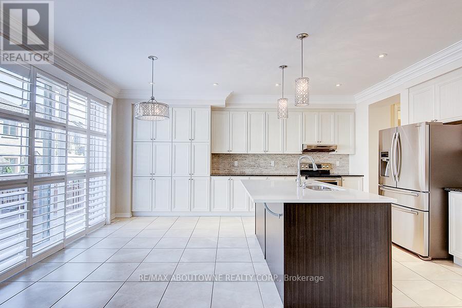 142 Mcwilliams Crescent, Oakville, Ontario  L6M 0W4 - Photo 19 - W12137717