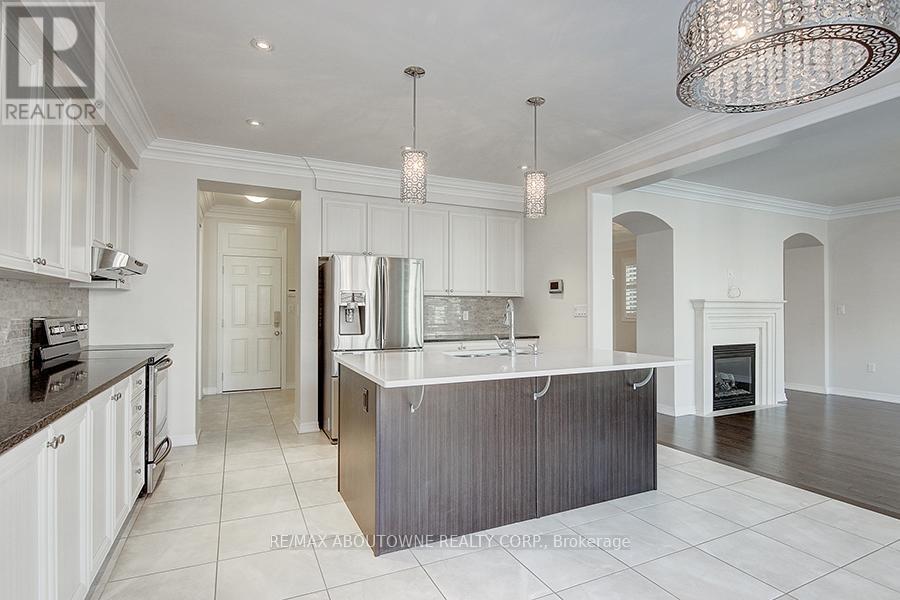 142 Mcwilliams Crescent, Oakville, Ontario  L6M 0W4 - Photo 21 - W12137717