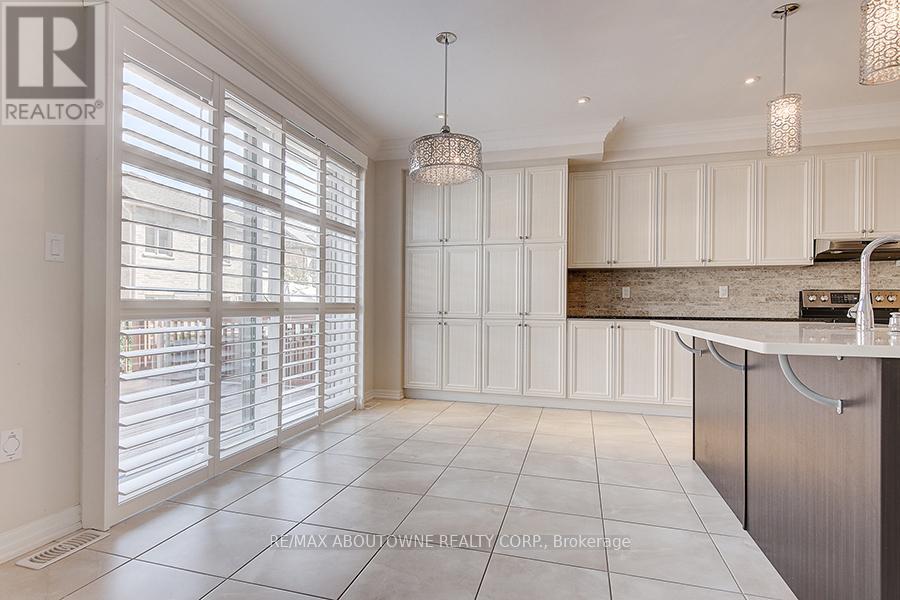 142 Mcwilliams Crescent, Oakville, Ontario  L6M 0W4 - Photo 23 - W12137717