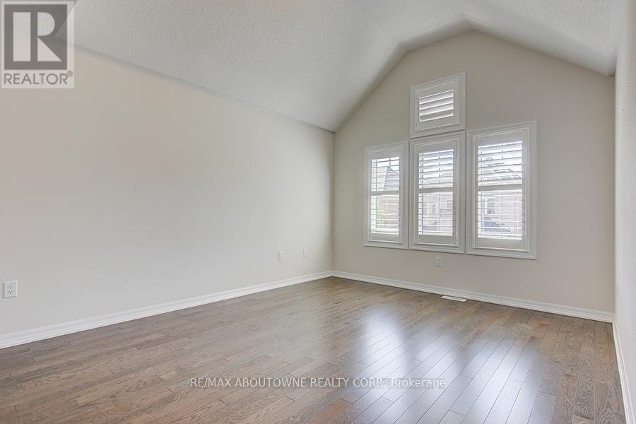 142 Mcwilliams Crescent, Oakville, Ontario  L6M 0W4 - Photo 24 - W12137717