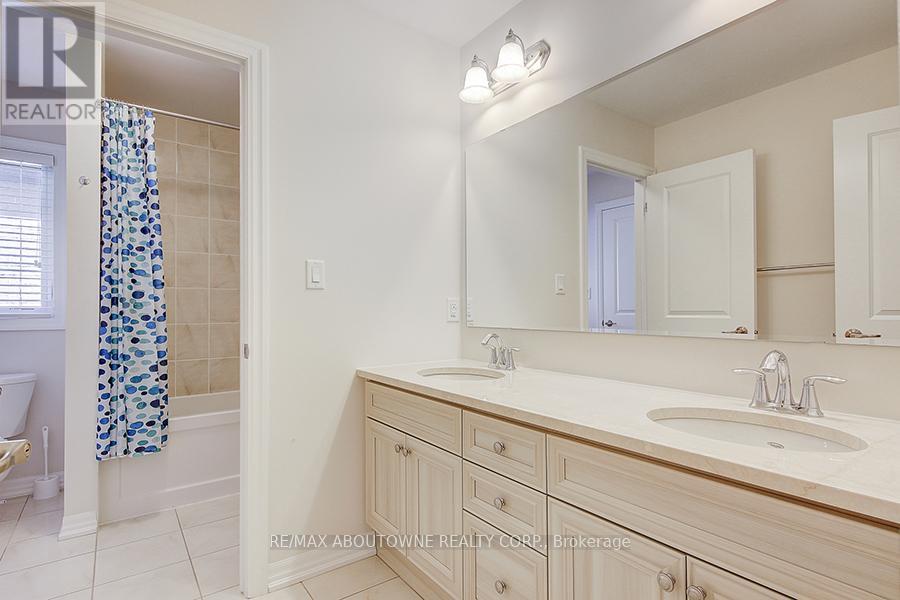 142 Mcwilliams Crescent, Oakville, Ontario  L6M 0W4 - Photo 28 - W12137717