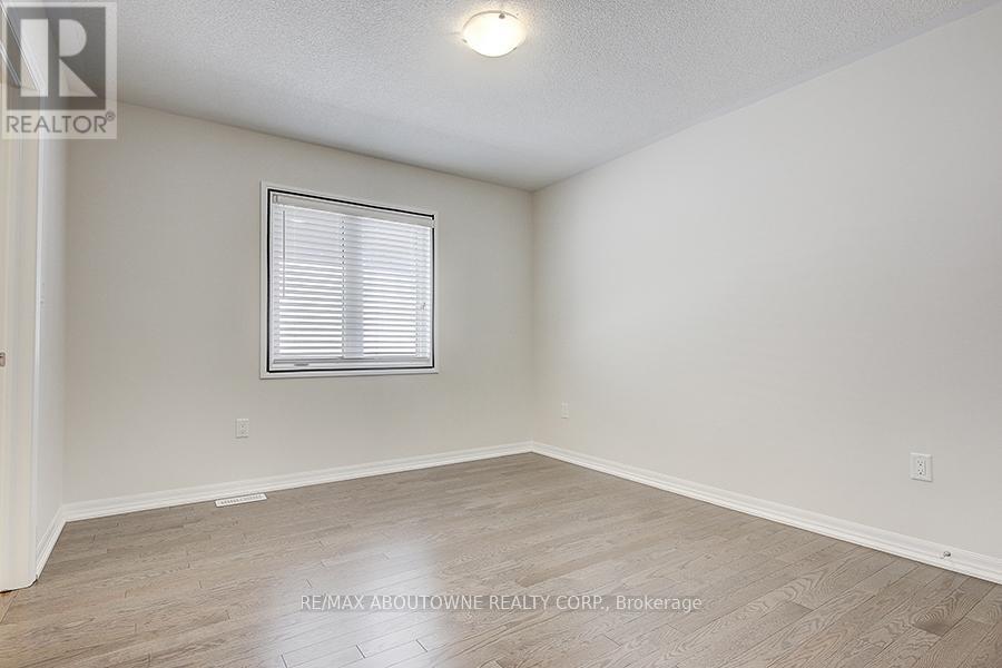 142 Mcwilliams Crescent, Oakville, Ontario  L6M 0W4 - Photo 29 - W12137717