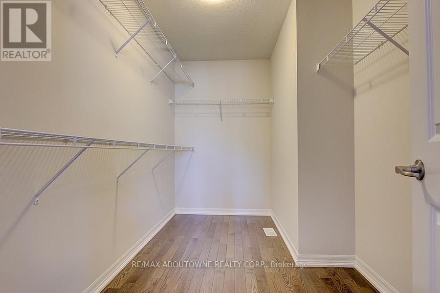 142 Mcwilliams Crescent, Oakville, Ontario  L6M 0W4 - Photo 35 - W12137717