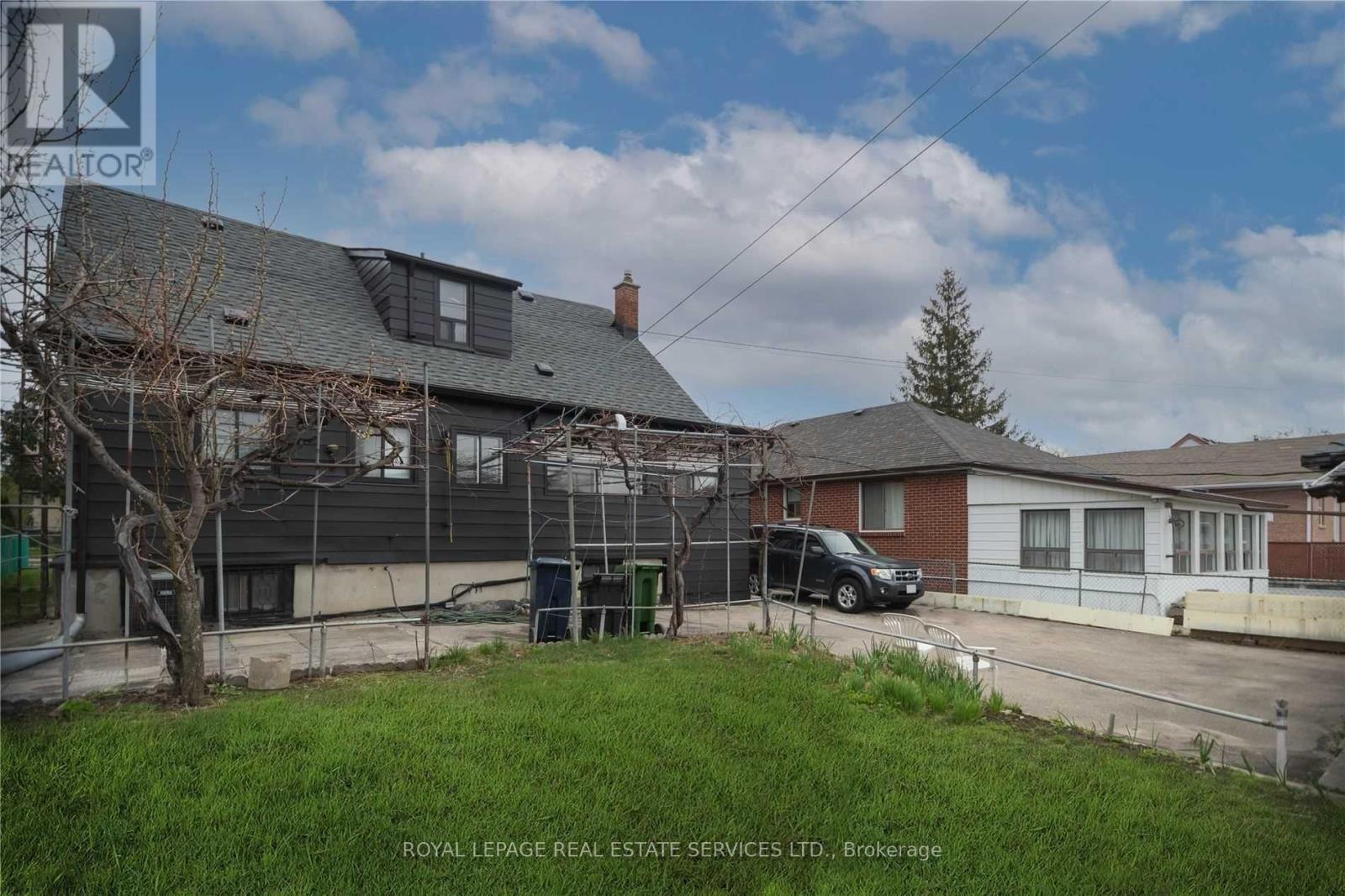 Main - 1010 Caledonia Road, Toronto, Ontario  M6B 3Z1 - Photo 17 - W12137730