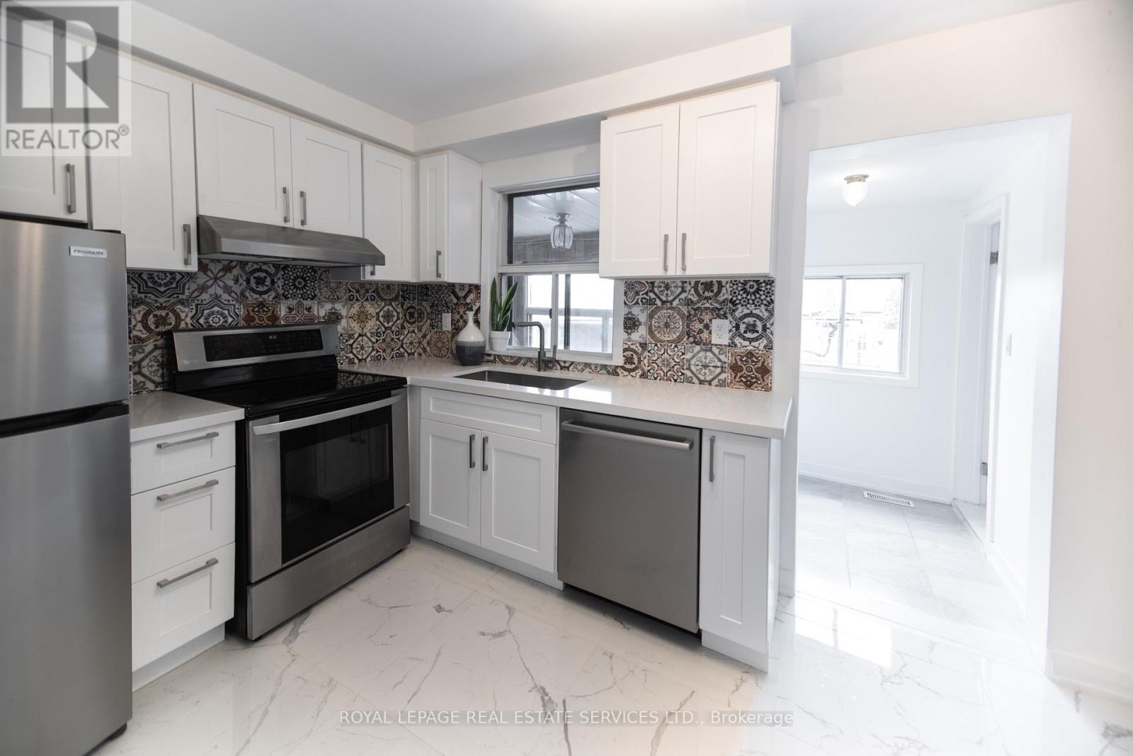 Main - 1010 Caledonia Road, Toronto, Ontario  M6B 3Z1 - Photo 4 - W12137730