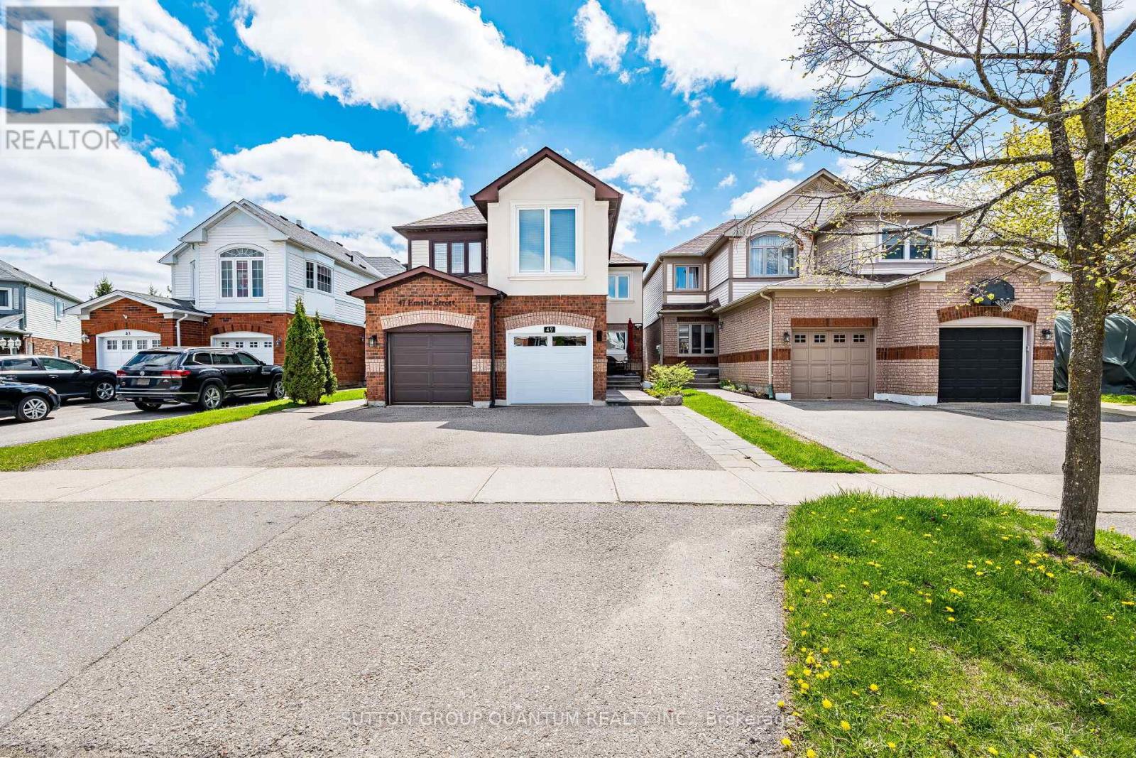 49 EMSLIE STREET, Halton Hills, Ontario