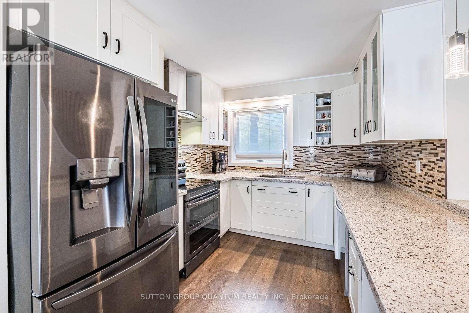 49 Emslie Street, Halton Hills, Ontario  L7G 5H5 - Photo 10 - W12137745