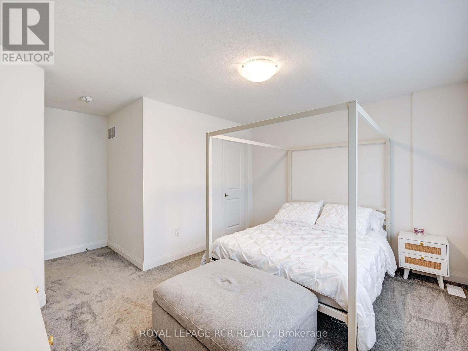 84 Wind Tree Way, Halton Hills (Georgetown), Ontario  L7G 0C4 - Photo 19 - W12137780