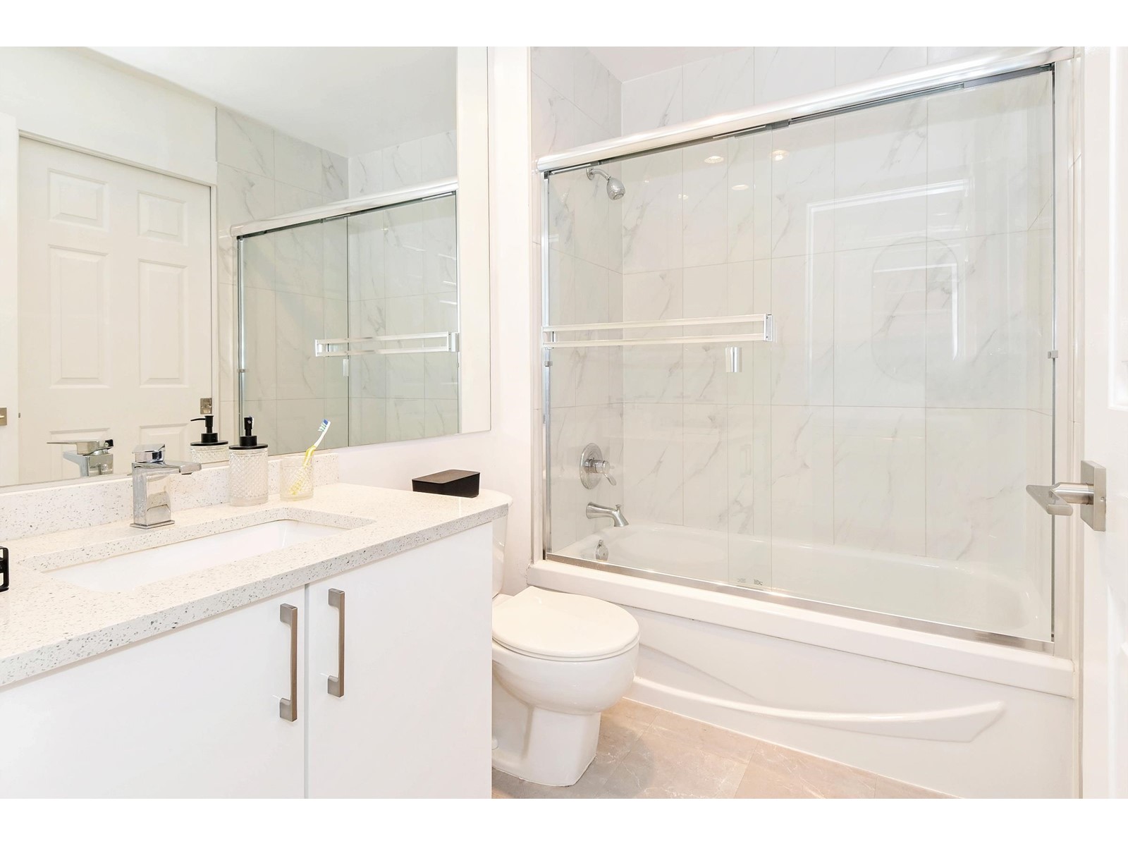 2004 14881 103a Avenue, Surrey, British Columbia  V3R 0M5 - Photo 18 - R2994565