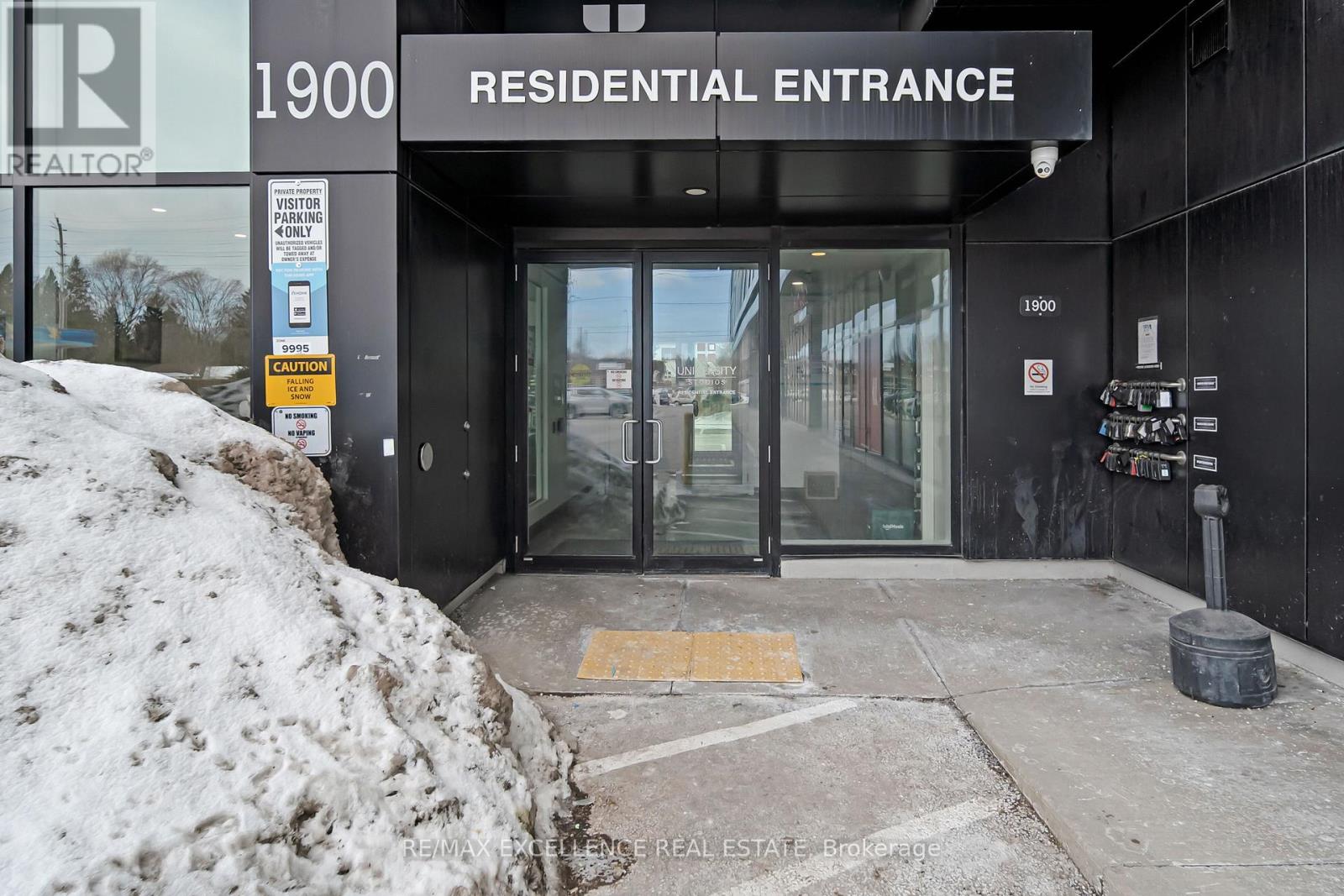 Property at 413 - 1900 SIMCOE STREET N image 2