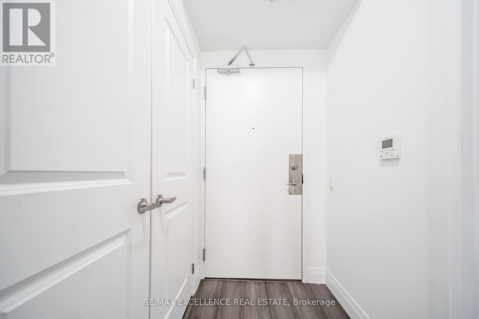 Property at 413 - 1900 SIMCOE STREET N image 5