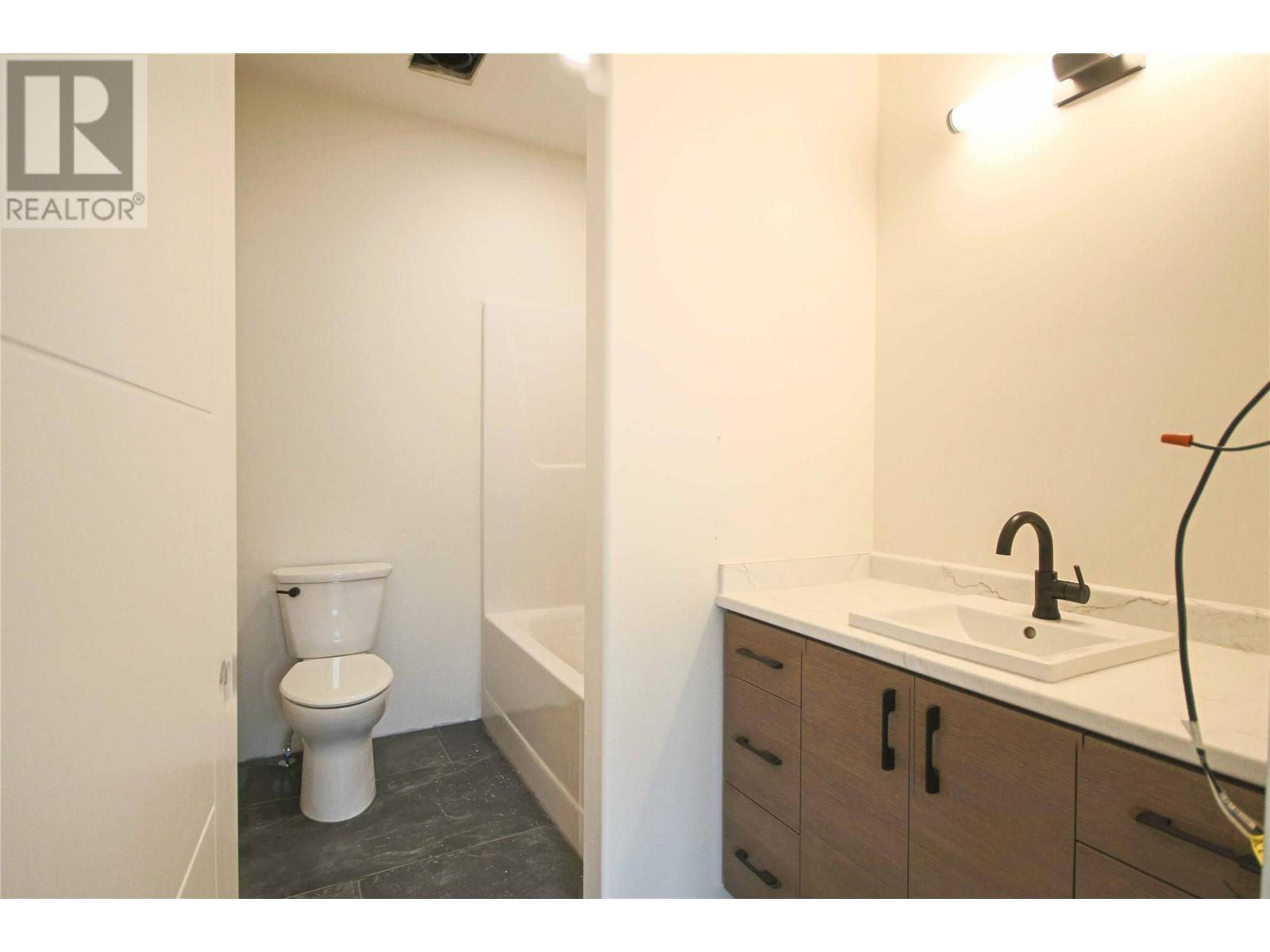 3220 Bank Road, Kamloops, British Columbia  V2B 6Z7 - Photo 16 - 10347241