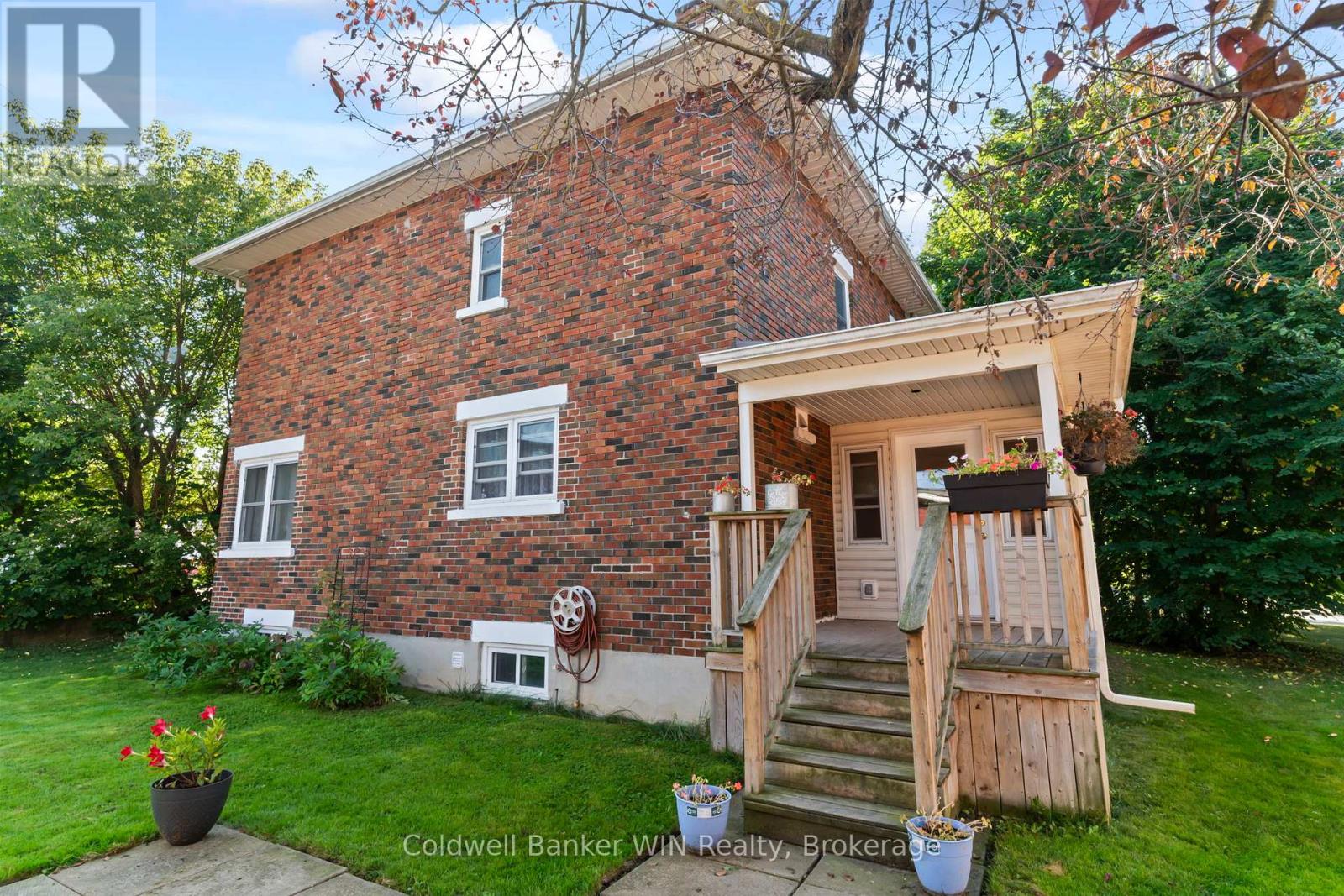 121 QUEEN STREET W, Wellington North, Ontario