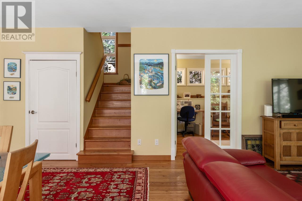 576 Cates Hill Road, Bowen Island, British Columbia  V0N 1G2 - Photo 14 - R3000879