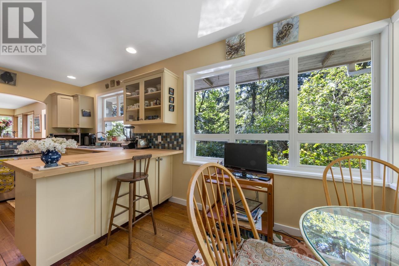 576 Cates Hill Road, Bowen Island, British Columbia  V0N 1G2 - Photo 8 - R3000879