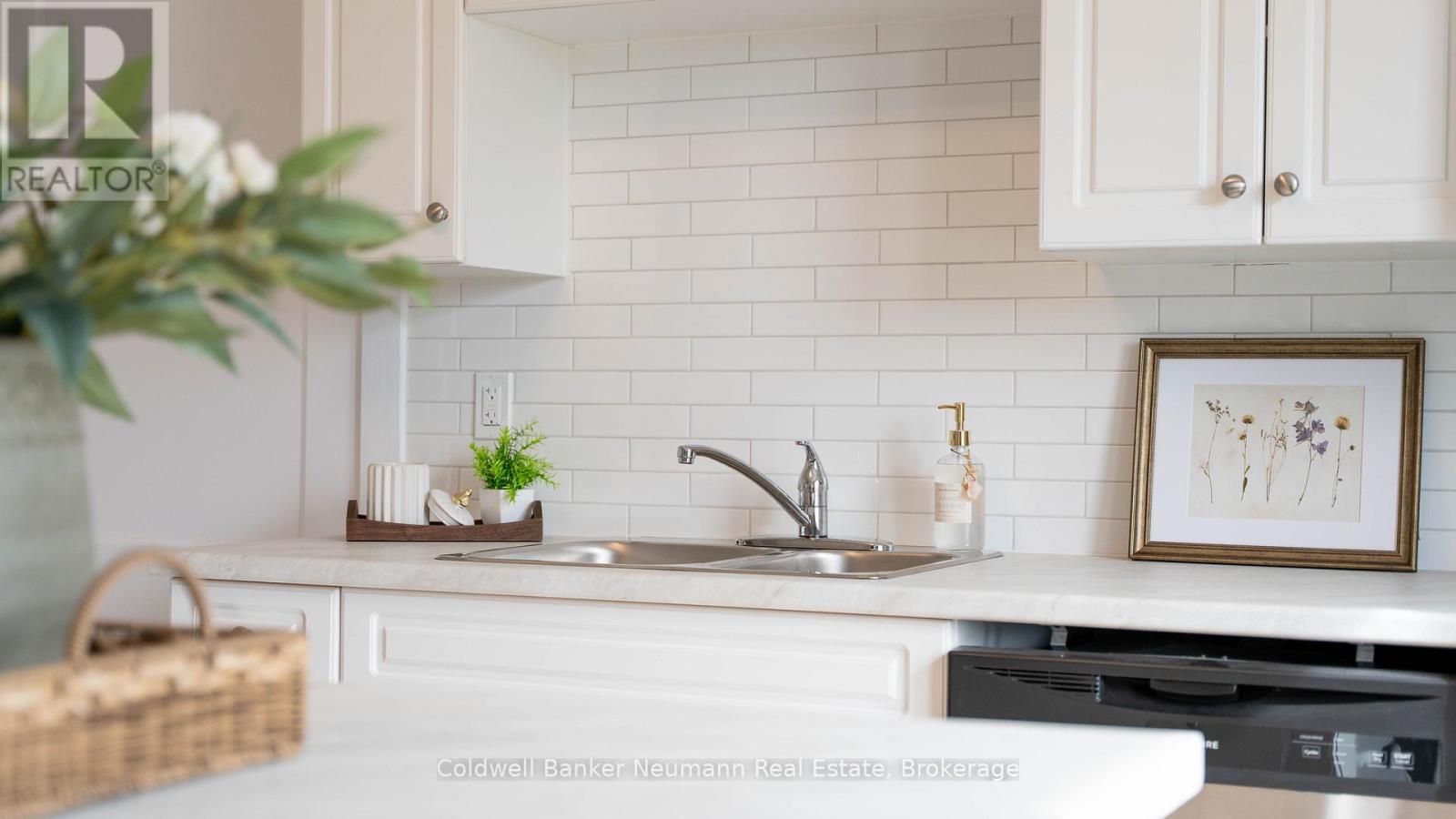 7735 Sixth Line, Centre Wellington, Ontario  N0B 1S0 - Photo 12 - X12137970