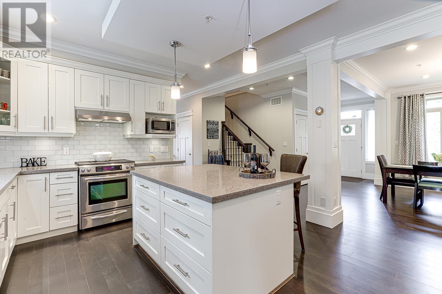 3968 Robin Place, Port Coquitlam, British Columbia  V3B 6R7 - Photo 10 - R3000915