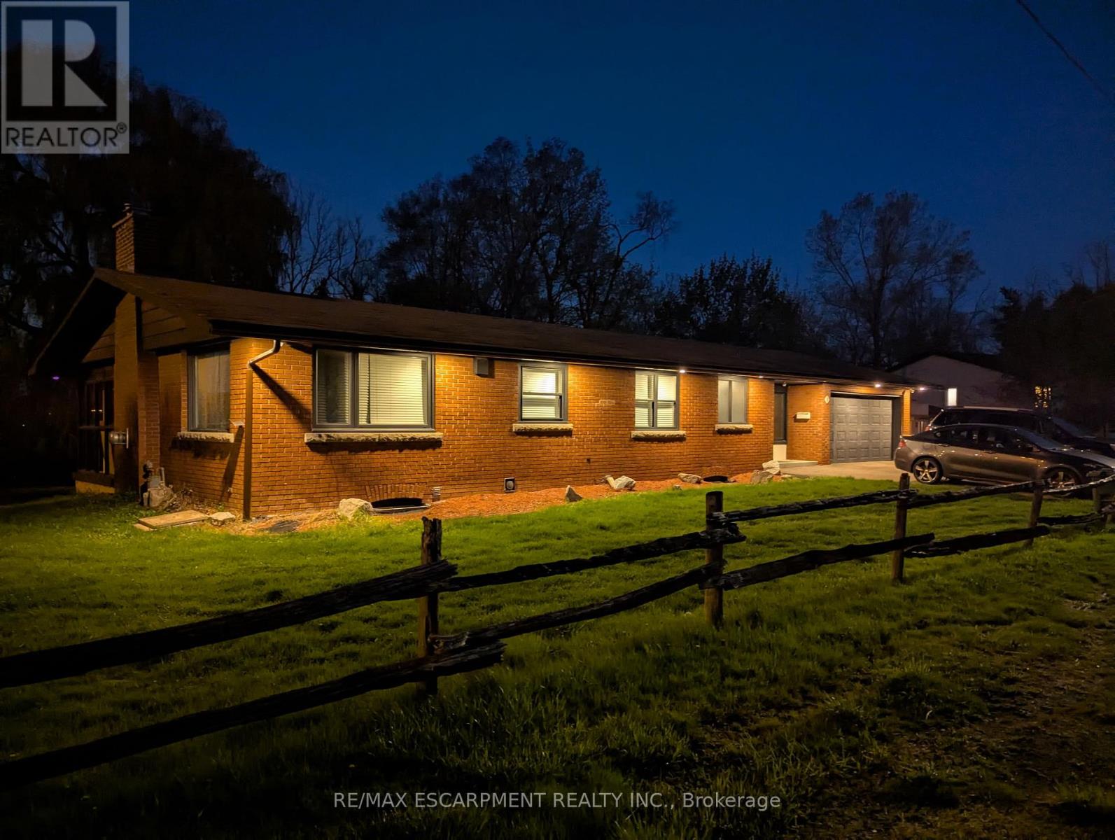 Property at 8 NORTHCLIFFE AVENUE image 2