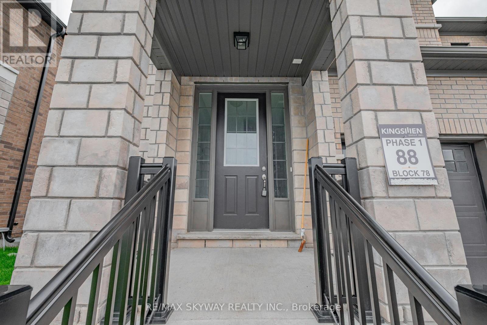 26 Corley Street, Kawartha Lakes, Ontario  K9V 5R8 - Photo 5 - X12137719