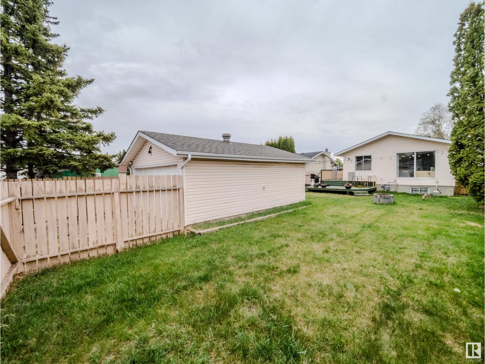 Property at 767 KNOTTWOOD S NW image 3