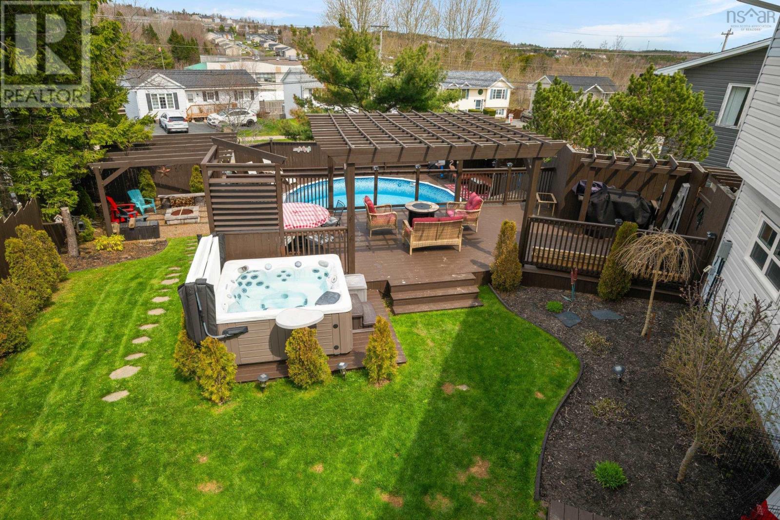 Property at 22 Braemont Court image 2